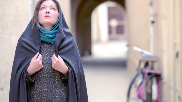 نورگل یشیلچای در فیلم سینمایی جن زیبا