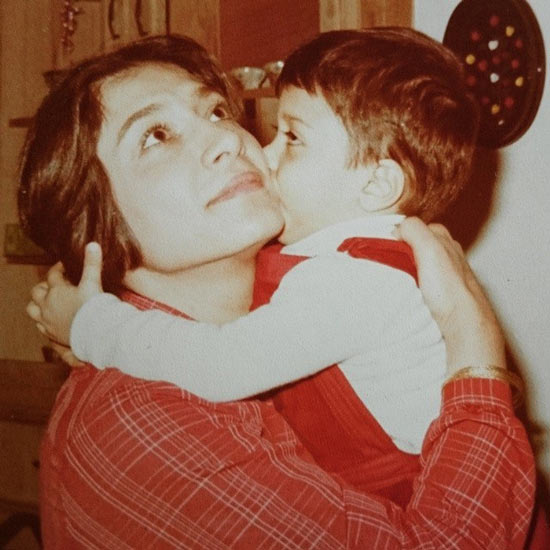 عکس کودکی امیرحسین طاهری و مادرش